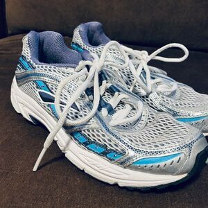 Very Good Brooks Dyad 4 5 6 Support womens walking running jogging shoes 6.5 US